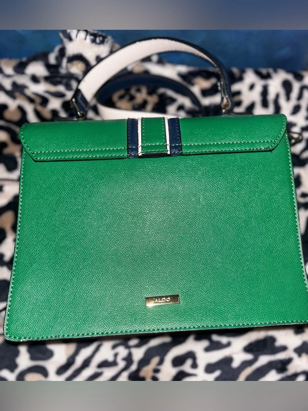 N/A stylish green